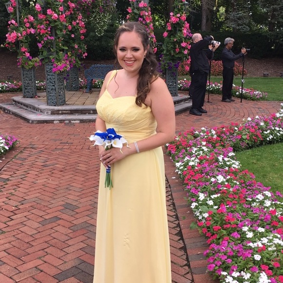 💛 $270 Dress 💛 - Picture 1 of 6